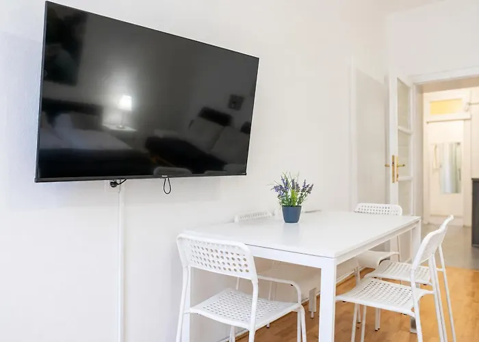 Stylish 2br Near Wiener Stadthalle & Suitable For Long *