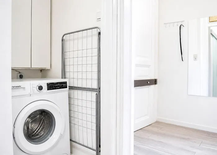 דירה Stylish 2br Near Wiener Stadthalle & Suitable For Long *